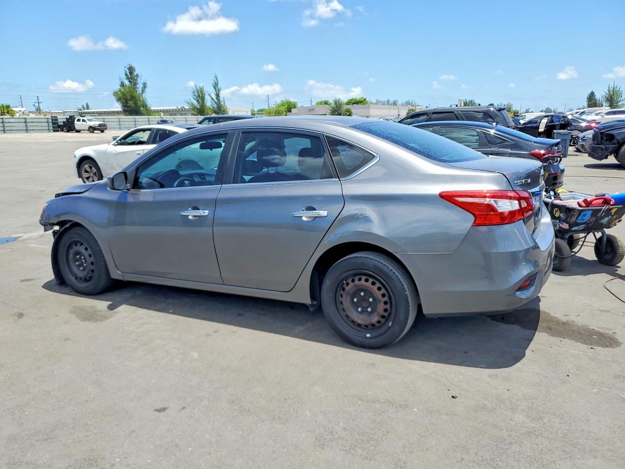 2019 Nissan Sentra S - Фото 2