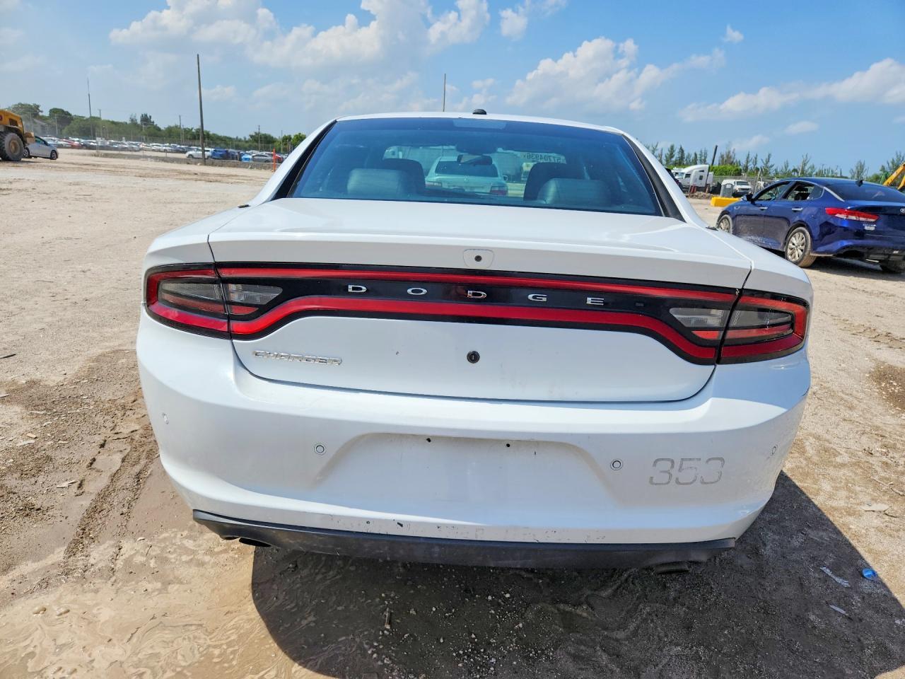 2018 Dodge Charger Police - Image 6