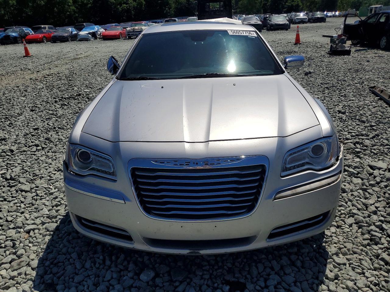 2011 Chrysler 300C - Фото 5