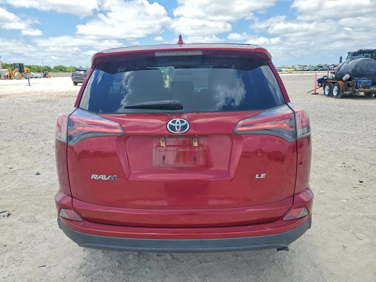 2018 Toyota Rav4 Le - Image 6