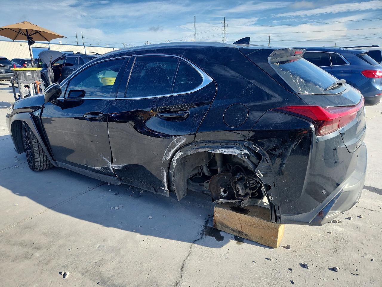 2019 Lexus Ux 200 - Image 2