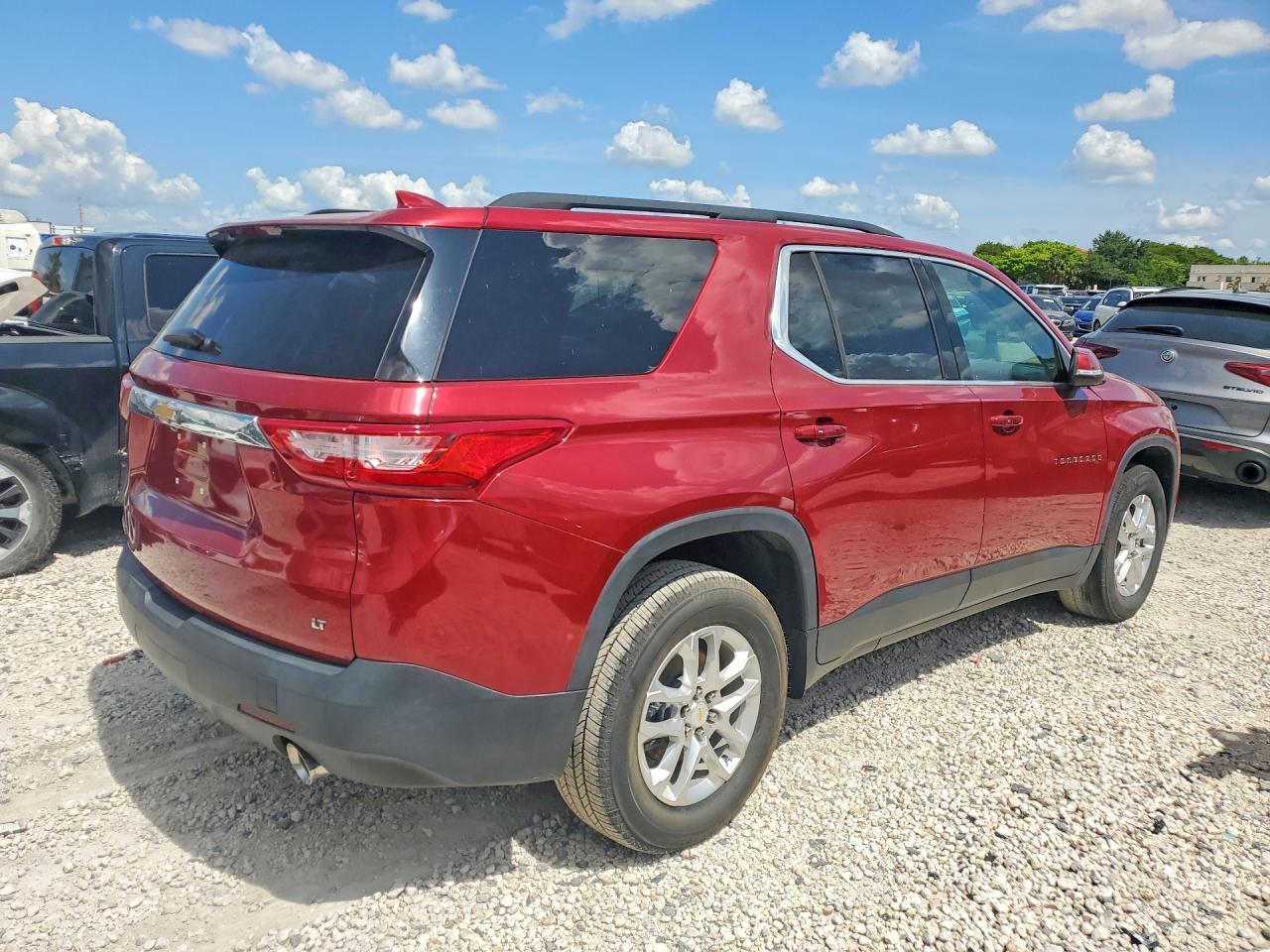 2021 Chevrolet Traverse Lt - Image 3
