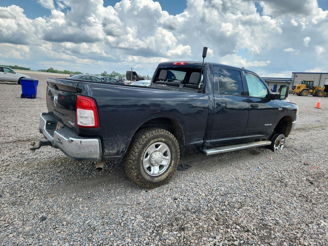 2021 Ram 2500 Tradesman - Фото 3