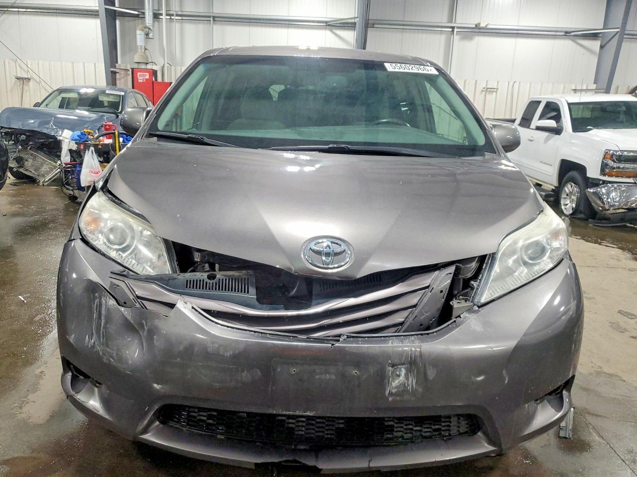 2017 Toyota Sienna Le - Фото 5