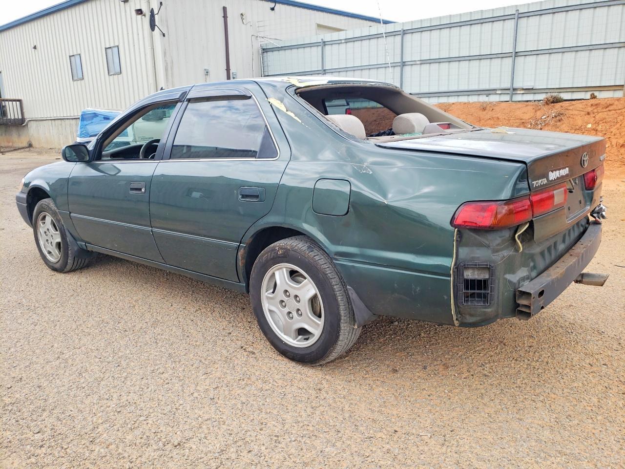 1999 Toyota Camry Ce - Фото 2