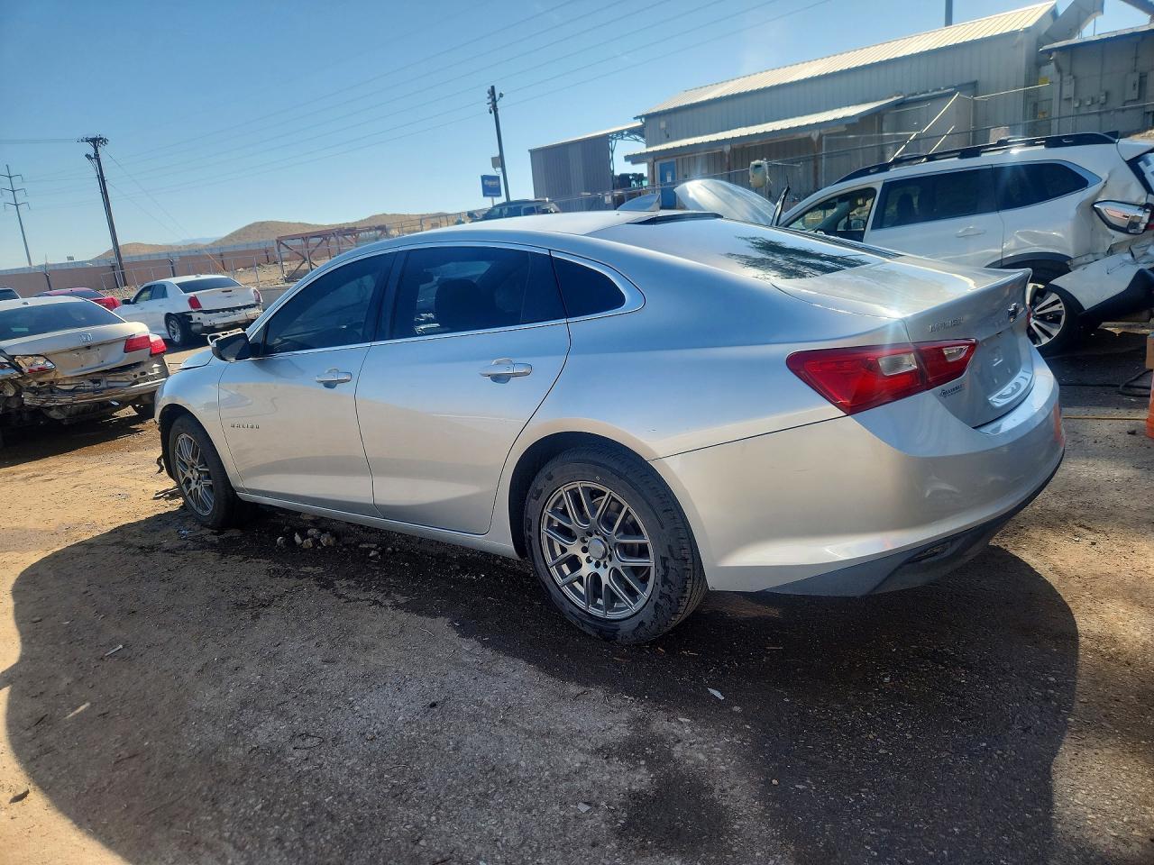 2018 Chevrolet Malibu Lt - Image 2
