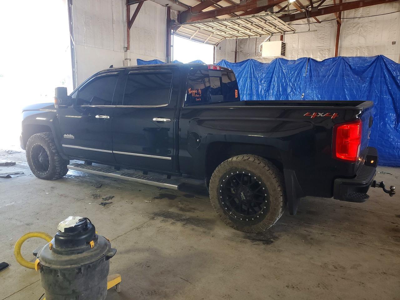 2018 Chevrolet Silverado K1500 High Country - Фото 2