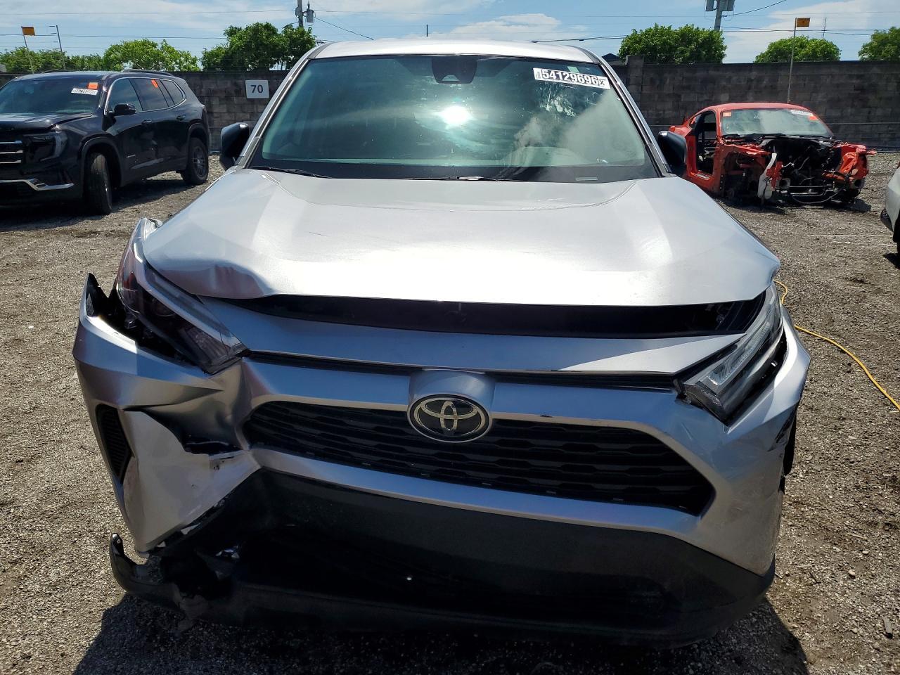 2025 Toyota Rav4 Le - Image 5