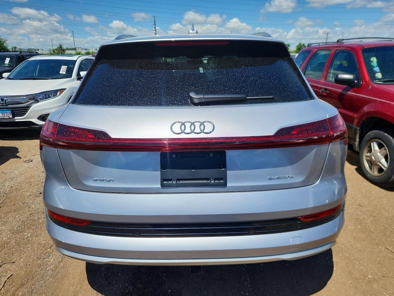 2022 Audi E-Tron Premium Plus - Фото 6