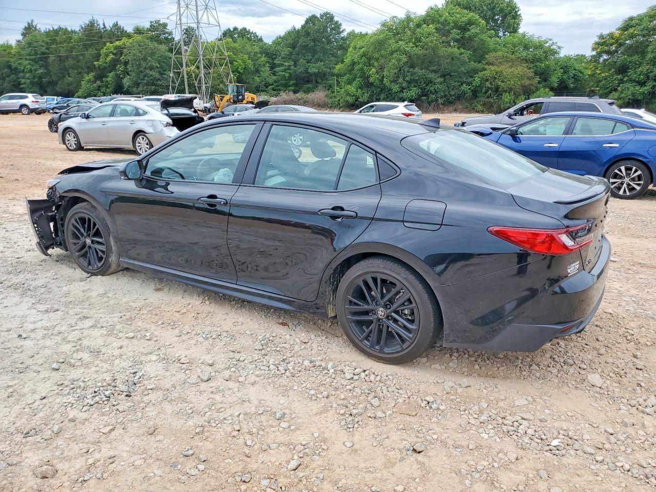 2025 Toyota Camry Se - Фото 2
