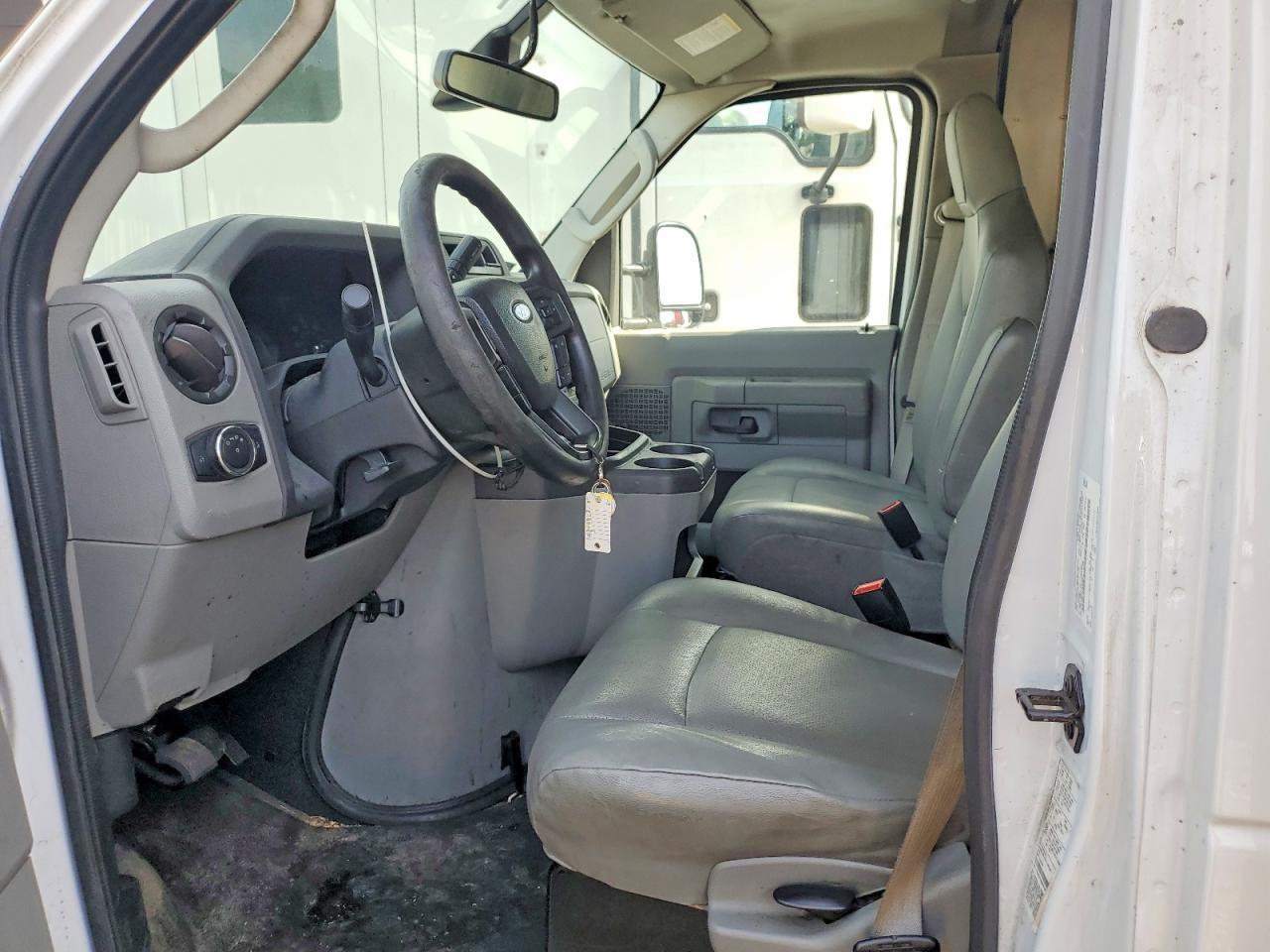 2021 Ford E350 Box Truck - Image 7