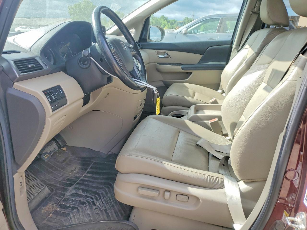2014 Honda Odyssey Touring - Image 7