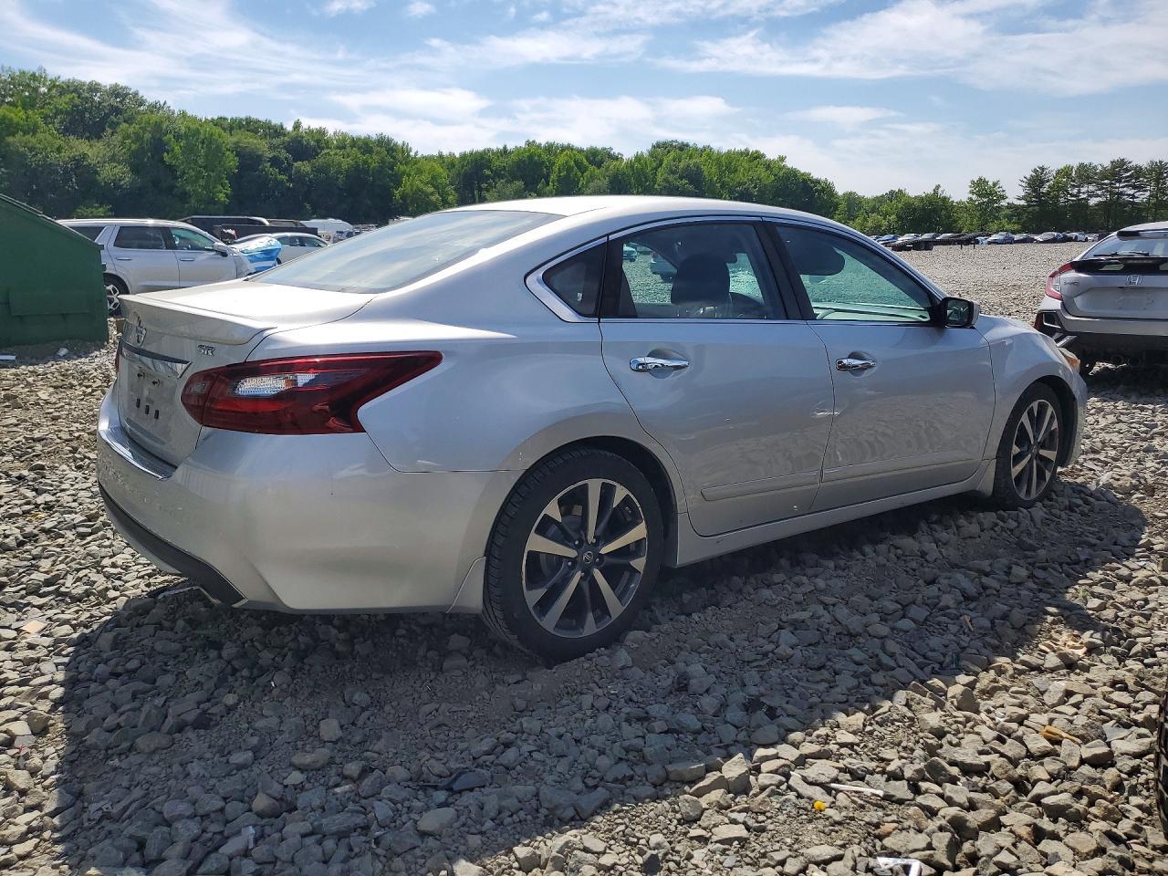2017 Nissan Altima 2.5 Sr - Image 3