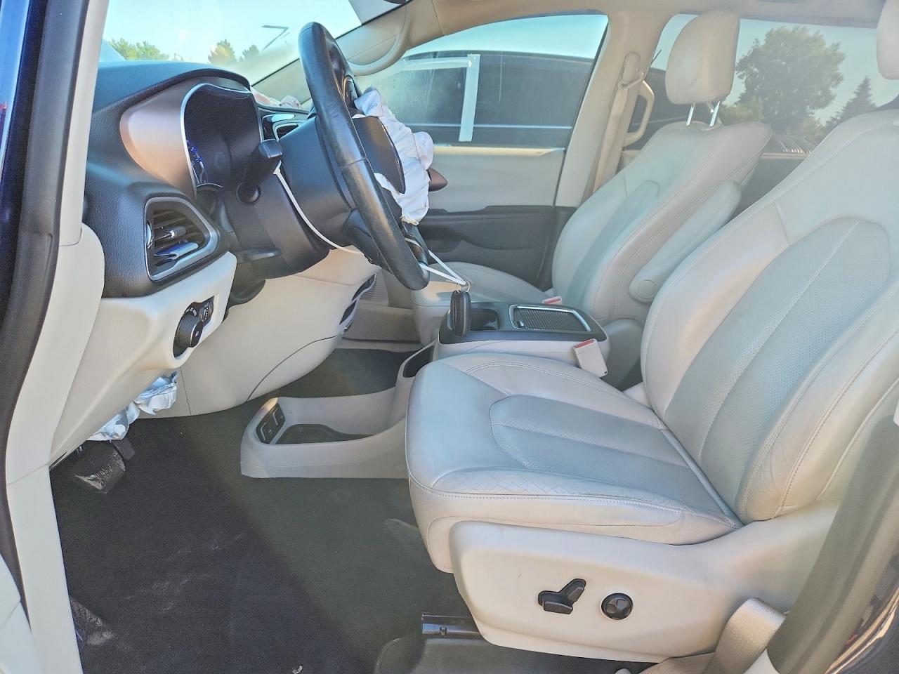 2018 Chrysler Pacifica Touring L Plus - Image 7
