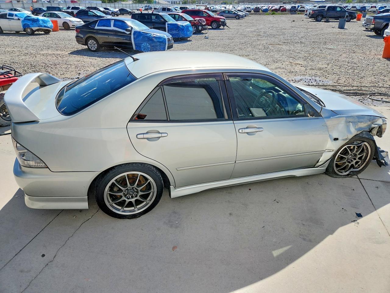 1999 Toyota Altezza - Фото 3