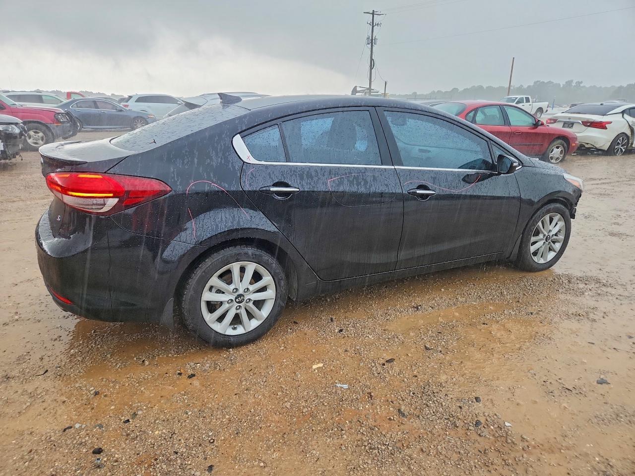 2017 Kia Forte S - Фото 3