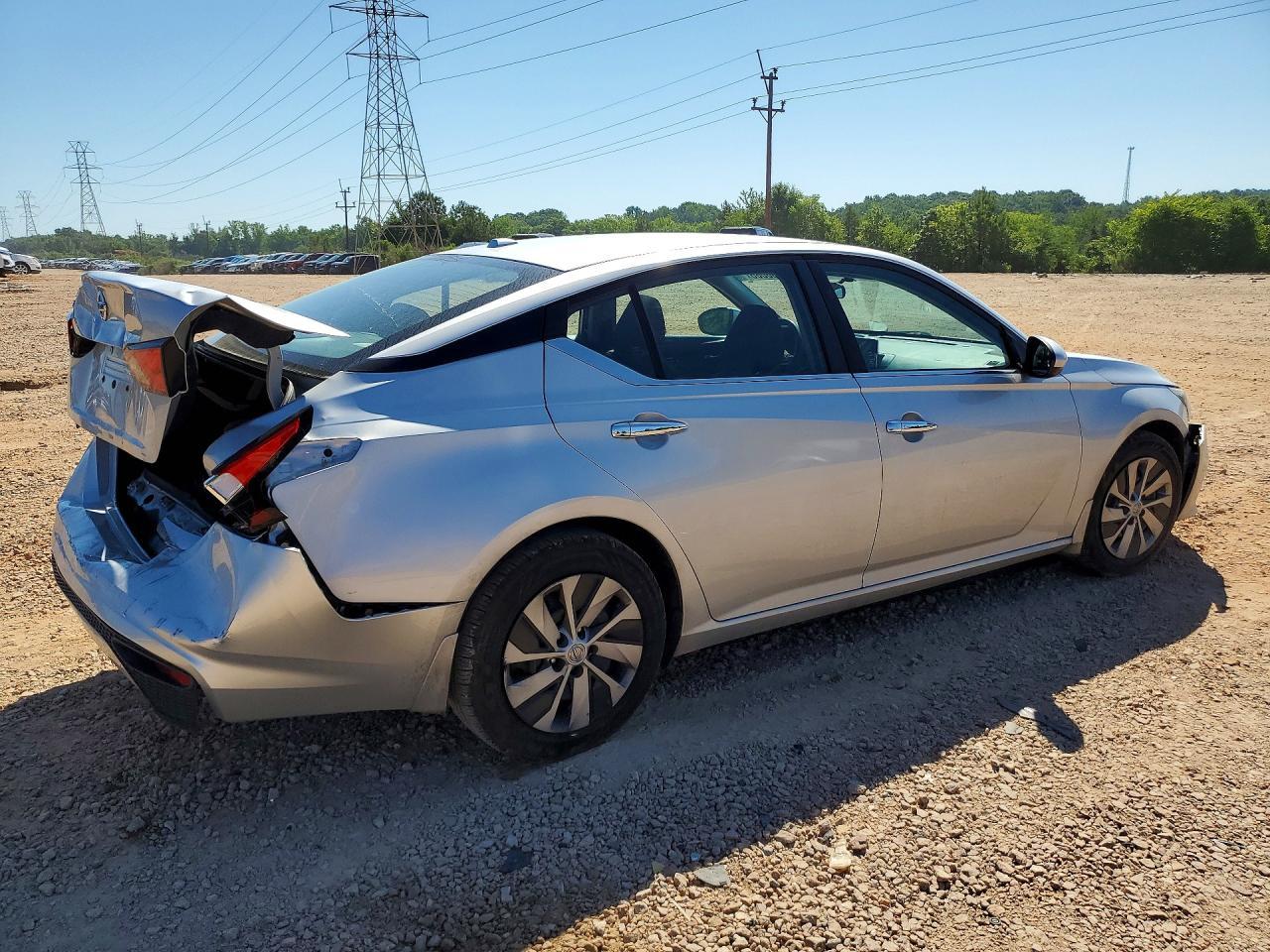 2019 Nissan Altima S - Image 3