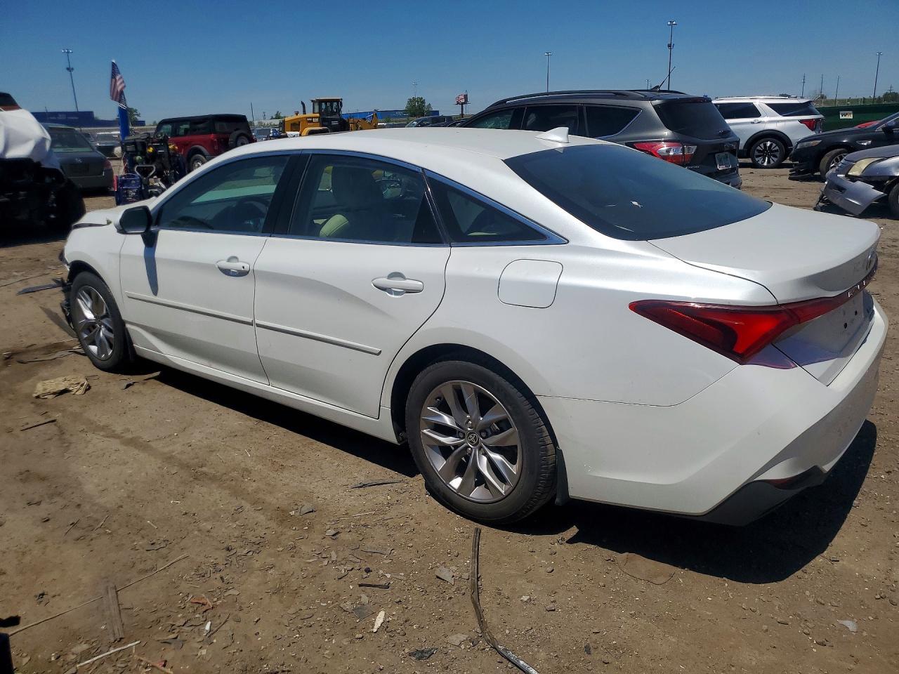 2022 Toyota Avalon Xle - Фото 2