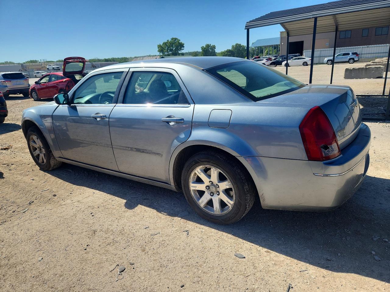 2006 Chrysler 300 Touring - Image 2