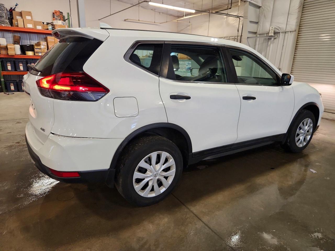 2019 Nissan Rogue S - Image 3