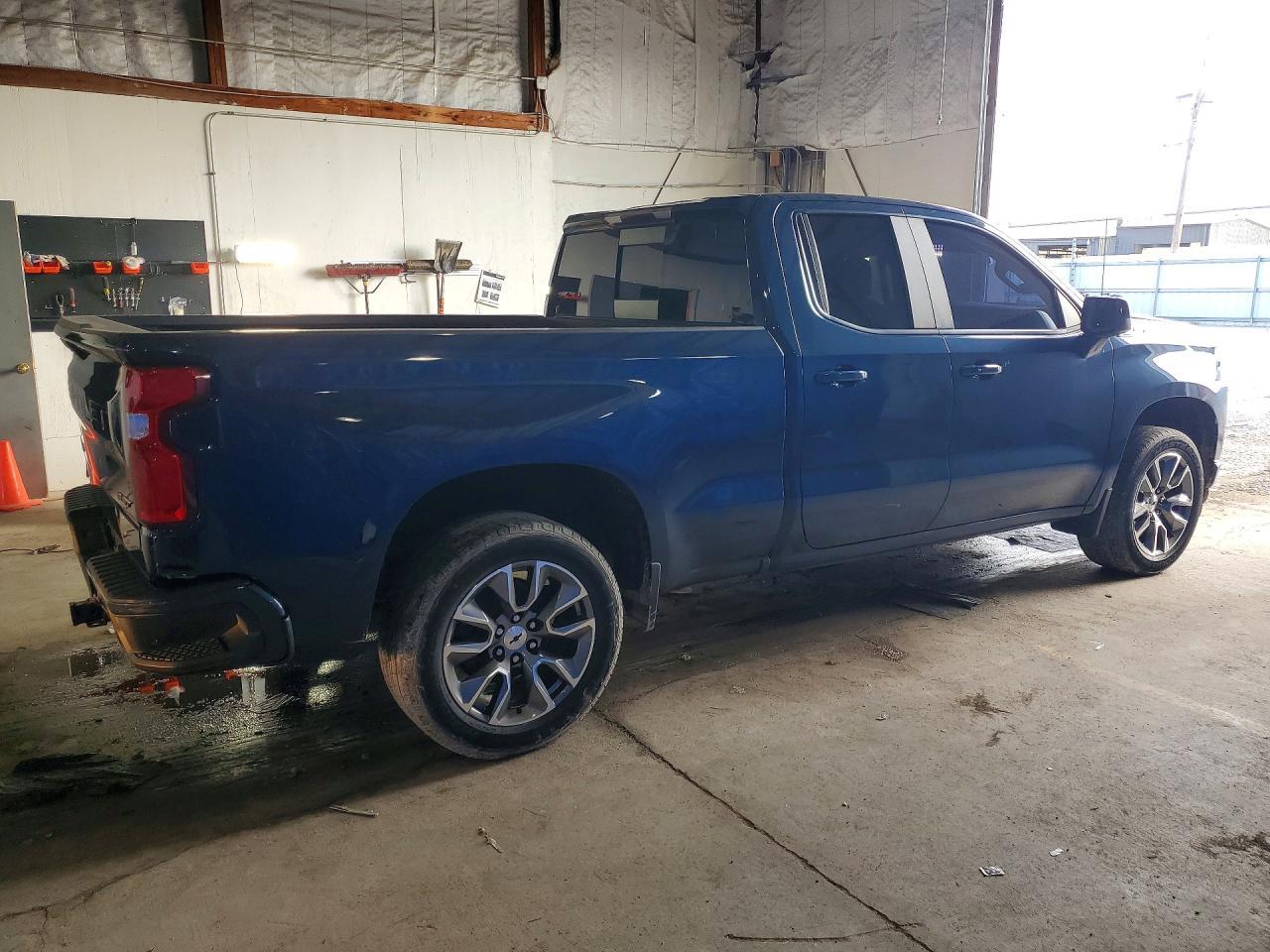 2020 Chevrolet Silverado K1500 Rst - Image 3