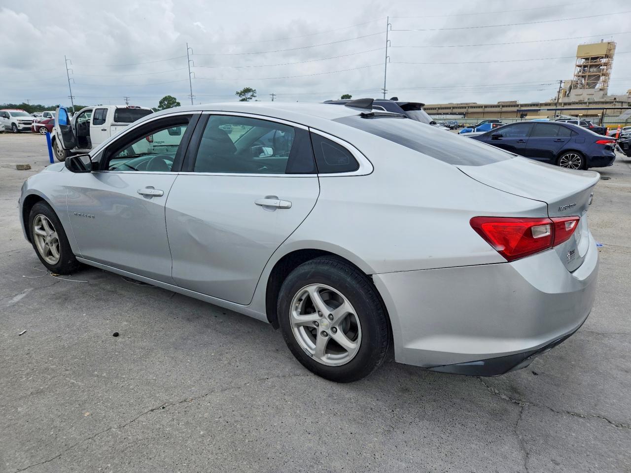 2018 Chevrolet Malibu Ls - Image 2