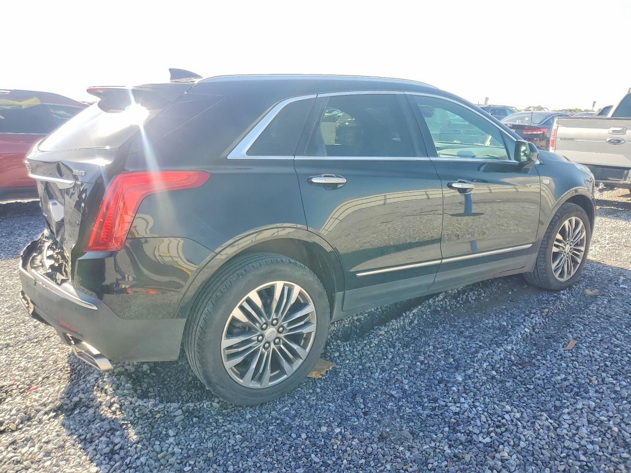 2017 Cadillac Xt5 Premium Luxury - Image 3