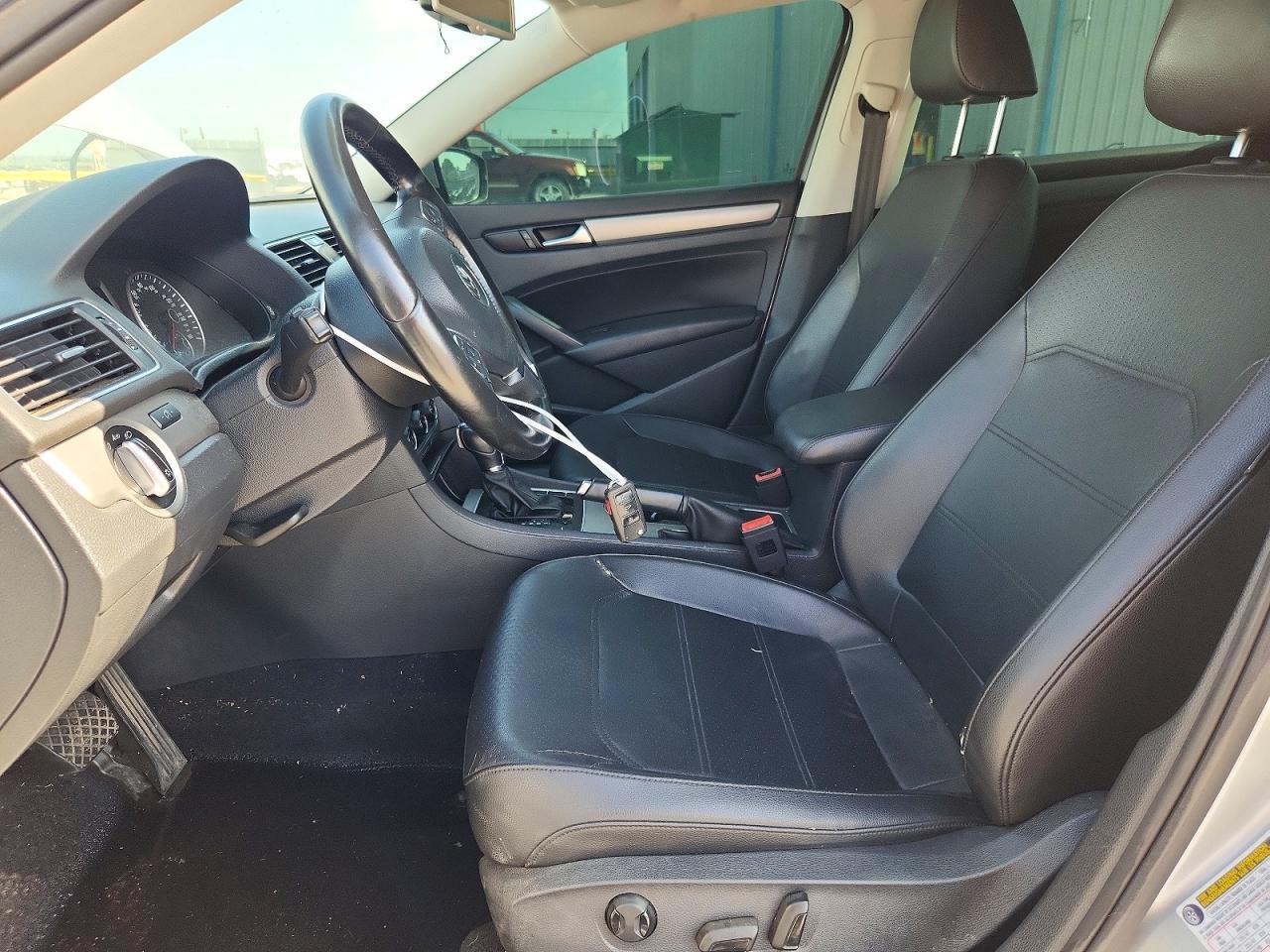 2014 Volkswagen Passat Se - Фото 6