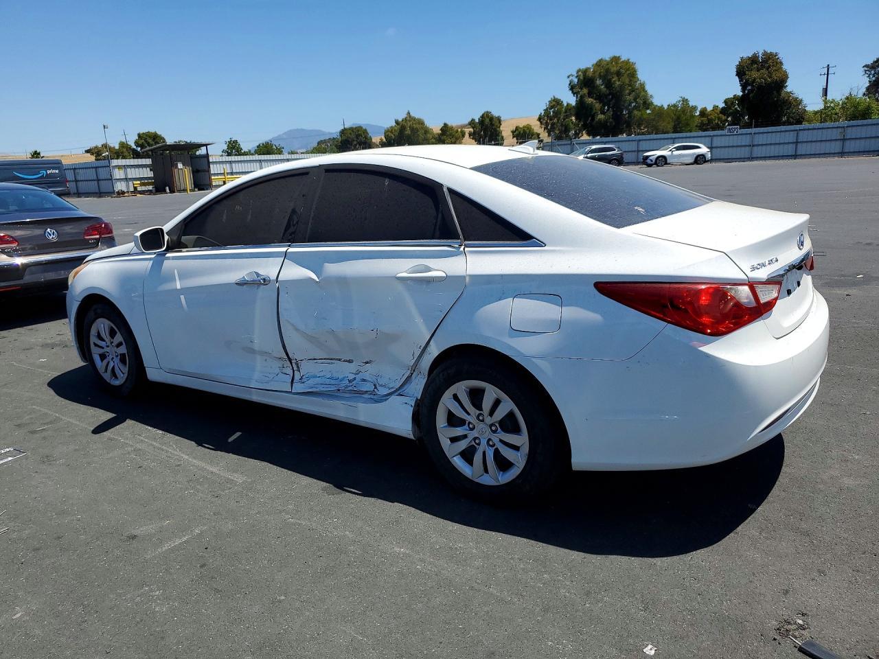 2012 Hyundai Sonata Gls - Image 2