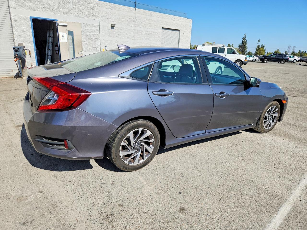 2018 Honda Civic Ex - Image 3