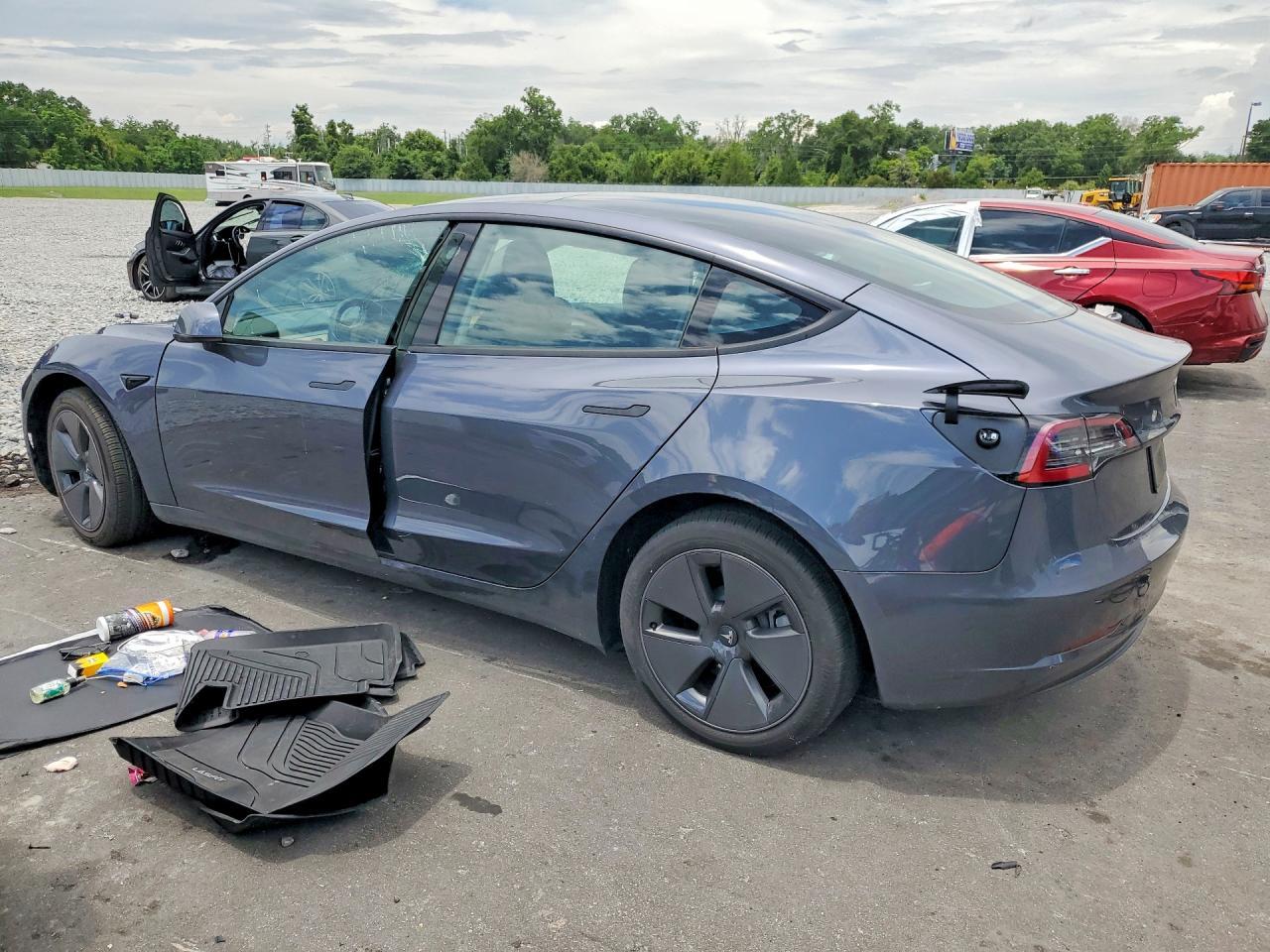 2023 Tesla Model 3 - Image 2