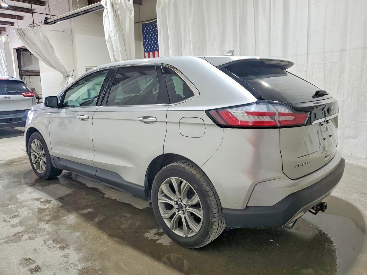 2019 Ford Edge Titanium - Фото 2