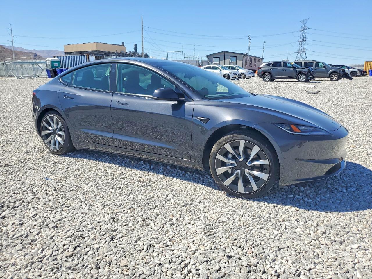 2025 Tesla Model 3 - Фото 4