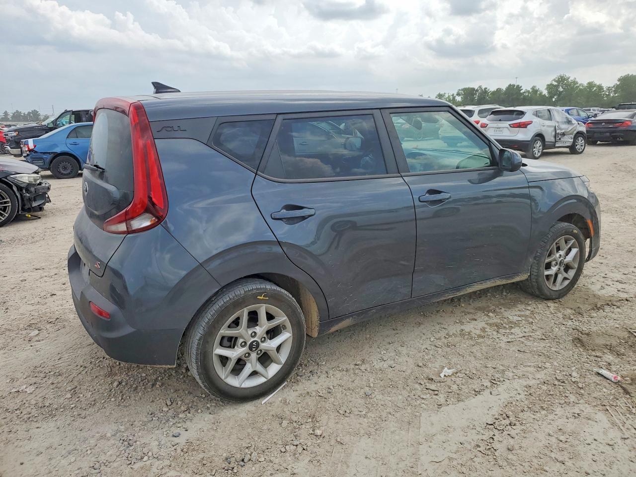 2020 Kia Soul S - Image 3