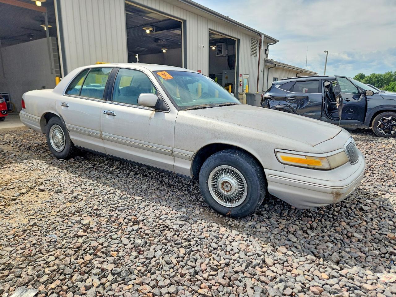 1997 Mercury Grand Marquis Gs - Image 4
