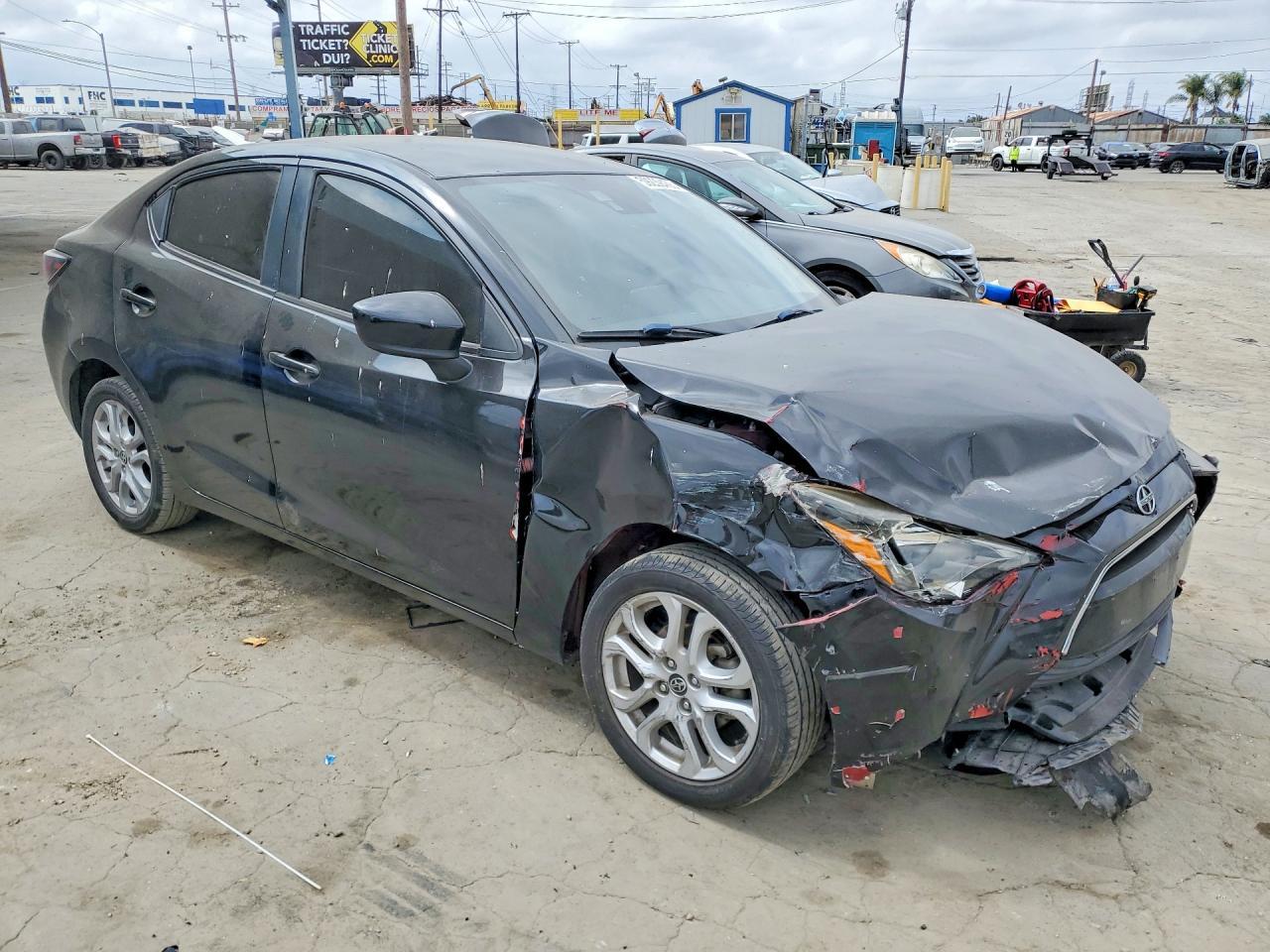 2016 Scion Ia Base - Фото 4