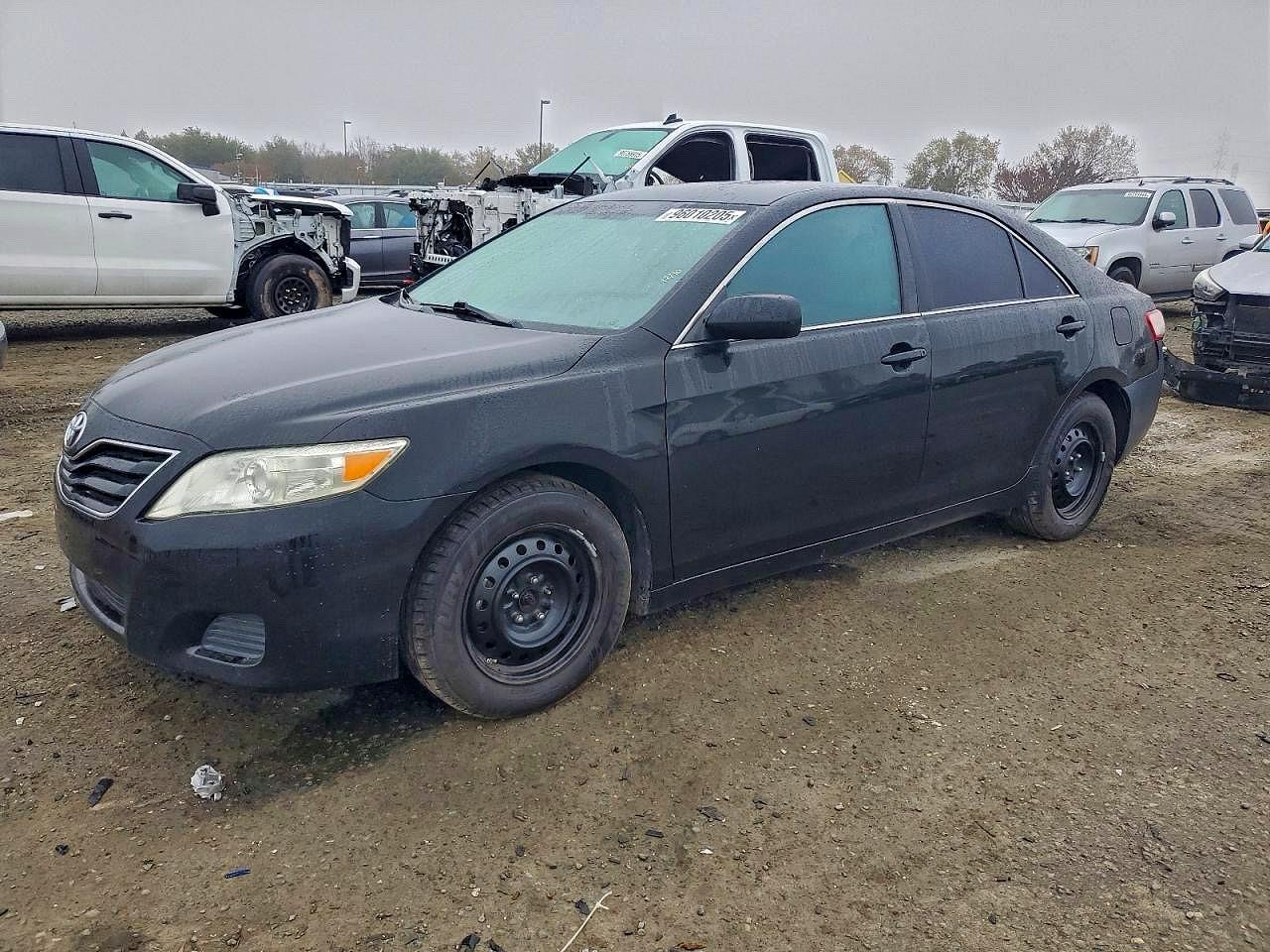 2011 Toyota Camry Le - Фото 2