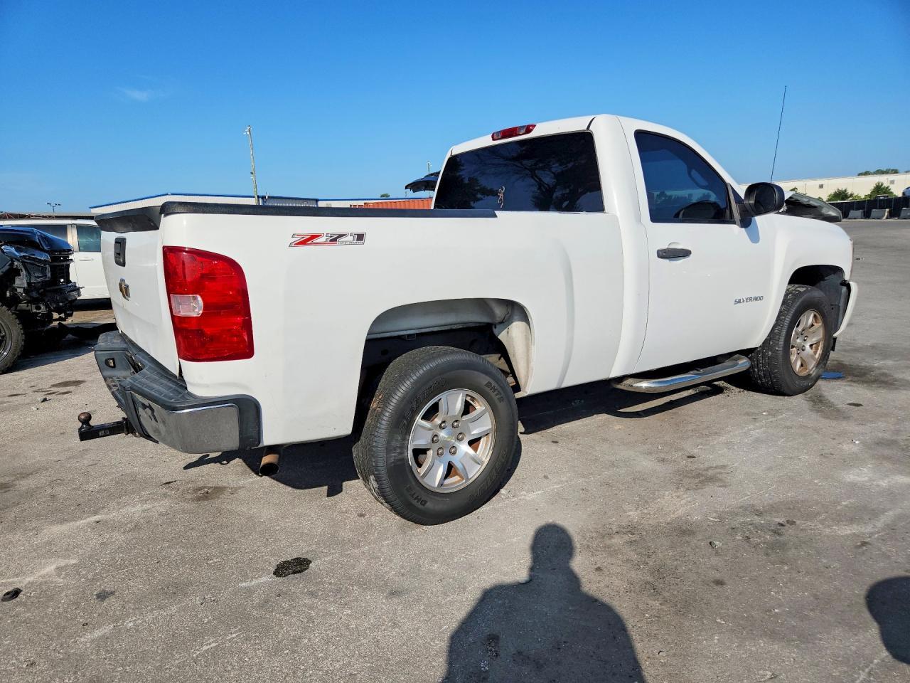 2008 Chevrolet Silverado C1500 - Фото 3