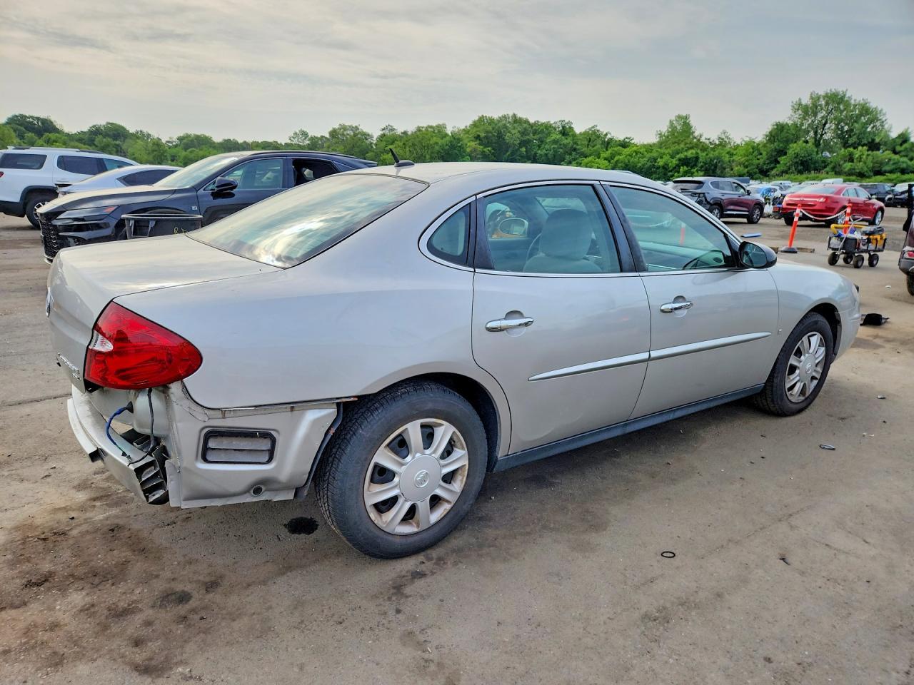 2007 Buick Lacrosse Cx - Image 3