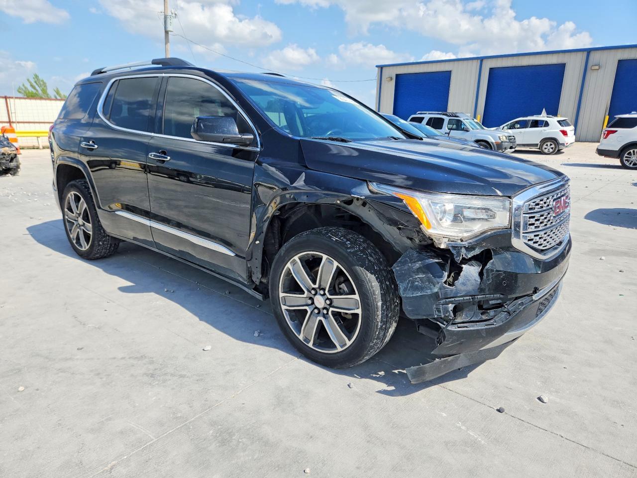2017 GMC Acadia Denali - Фото 4