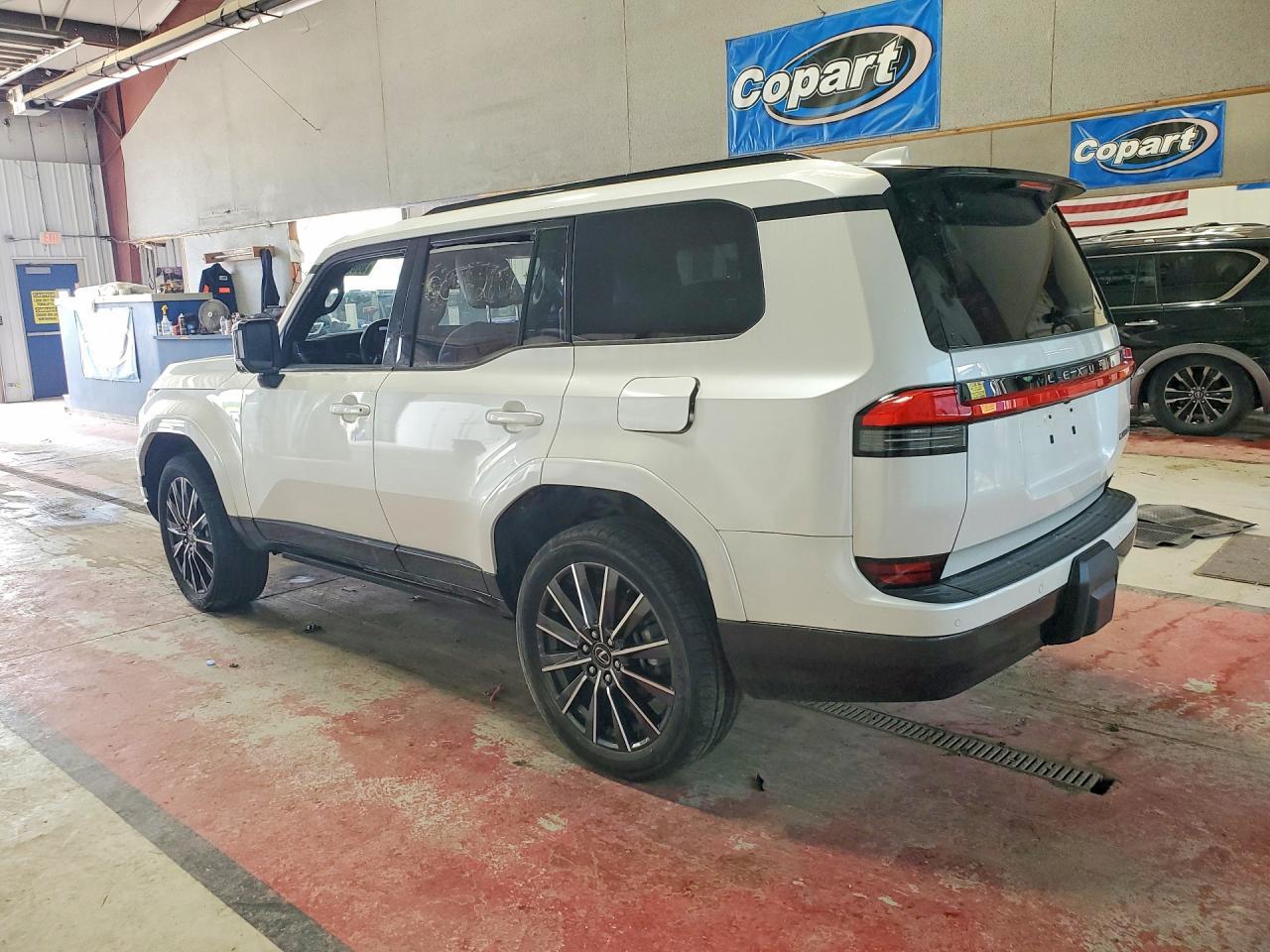 2024 Lexus Gx 550 Luxury - Image 2