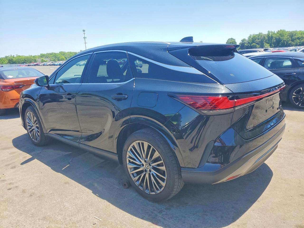 2025 Lexus Rx 450H+ Luxury - Фото 2