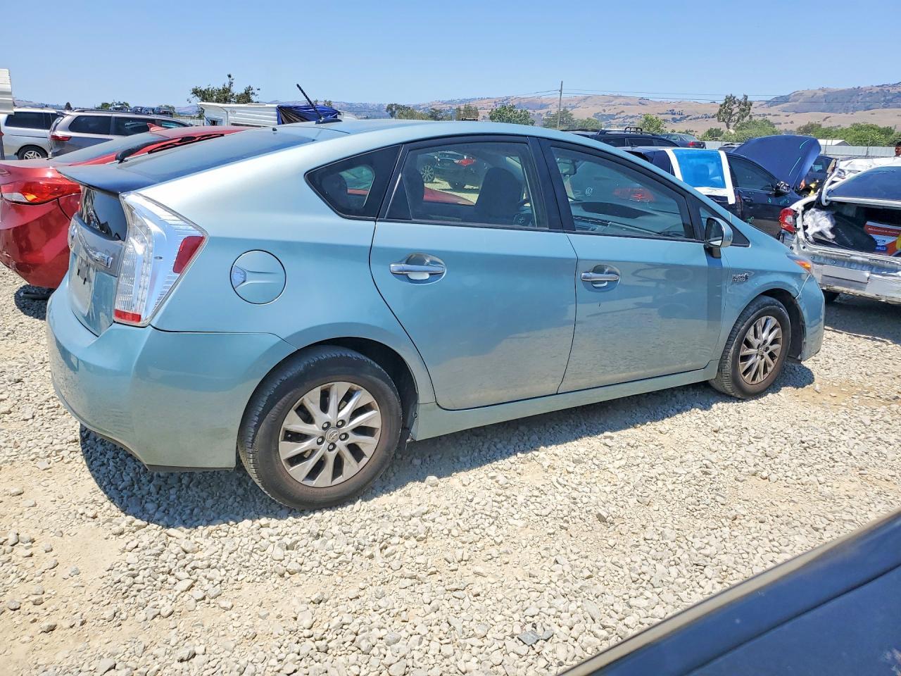 2013 Toyota Prius Plug-In Hybrid Base - Image 3