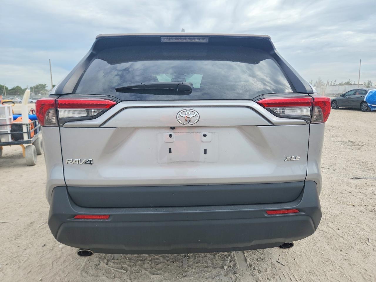 2024 Toyota Rav4 Xle - Image 6