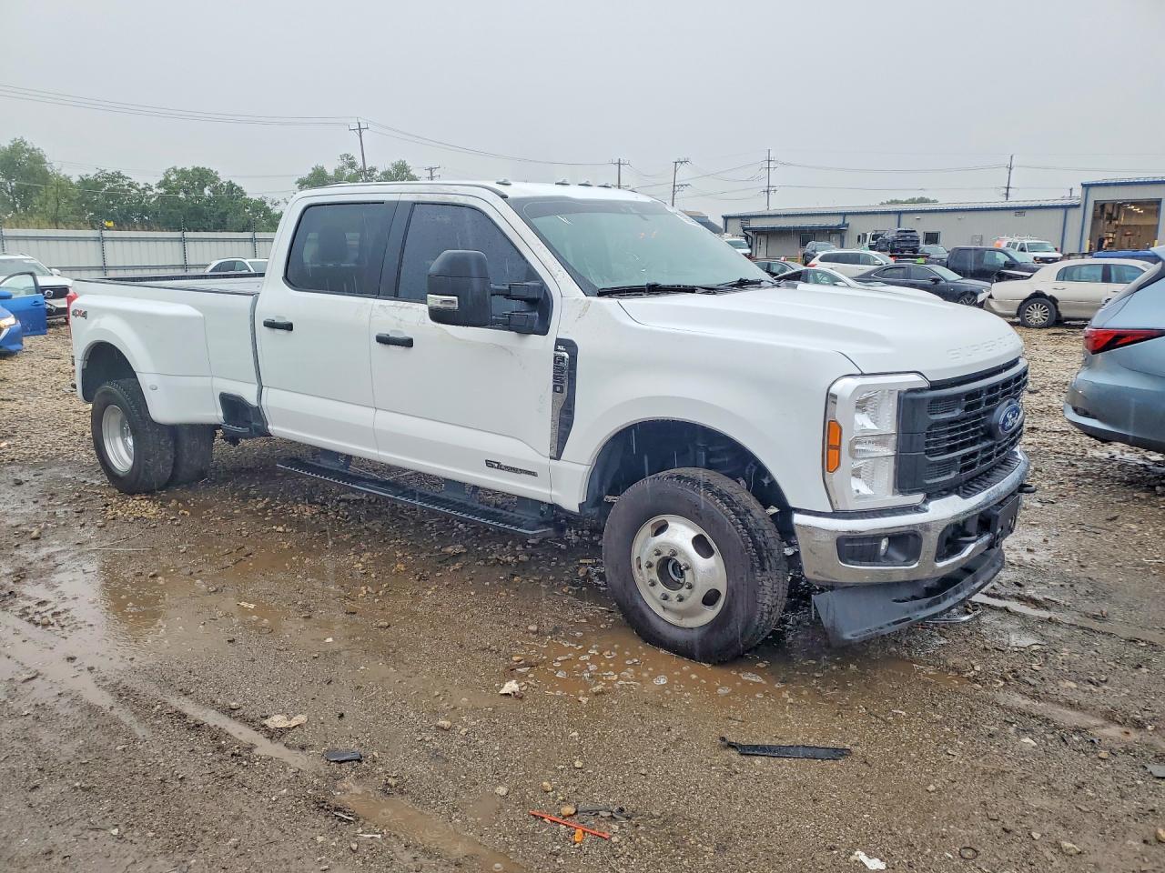 2025 Ford F350 Super Duty - Image 4