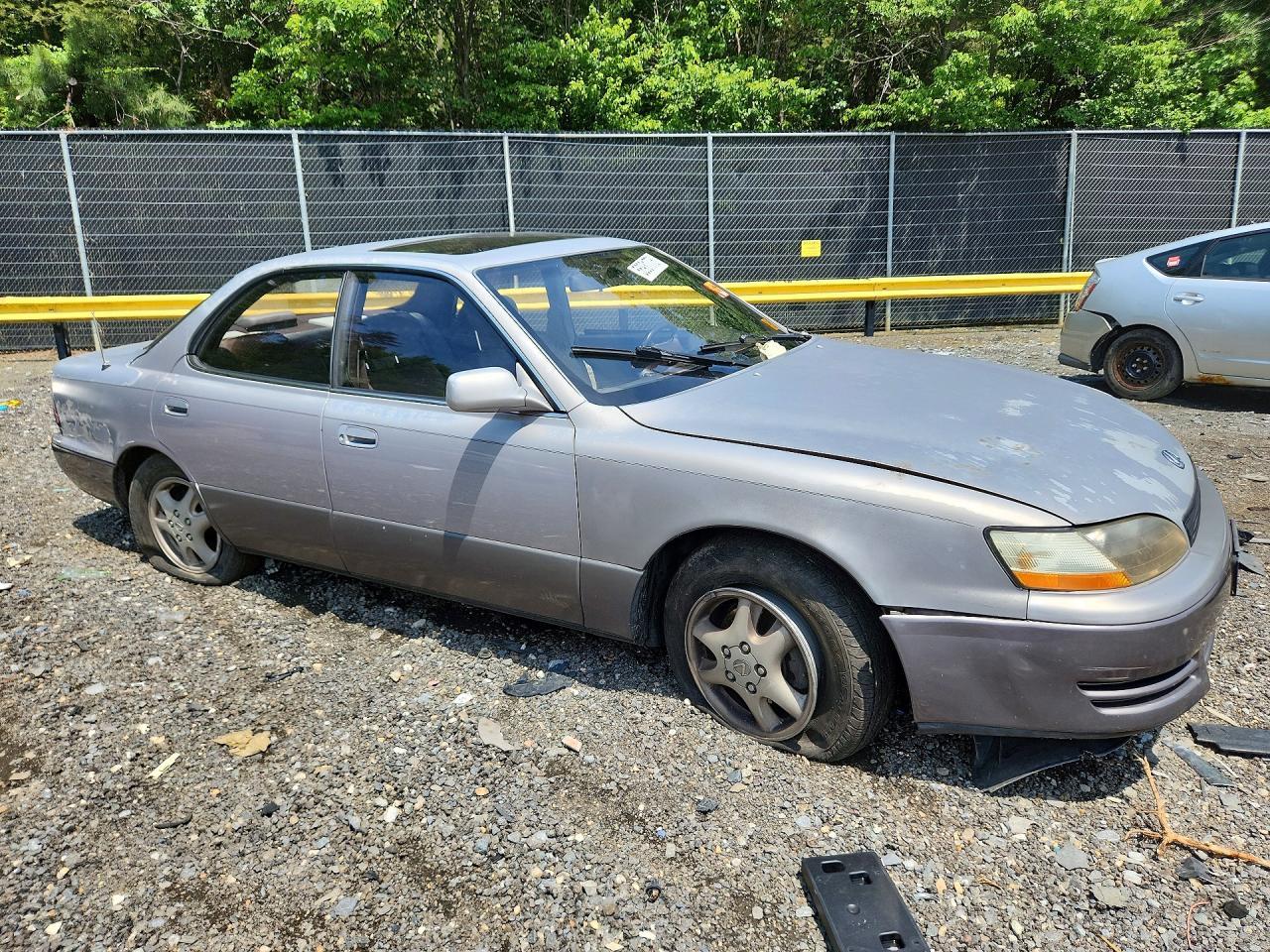 1996 Lexus Es 300 - Image 4