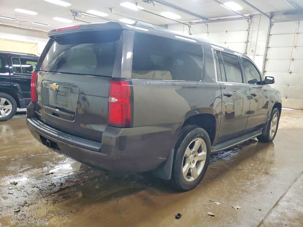 2015 Chevrolet Suburban K1500 Lt - Image 3
