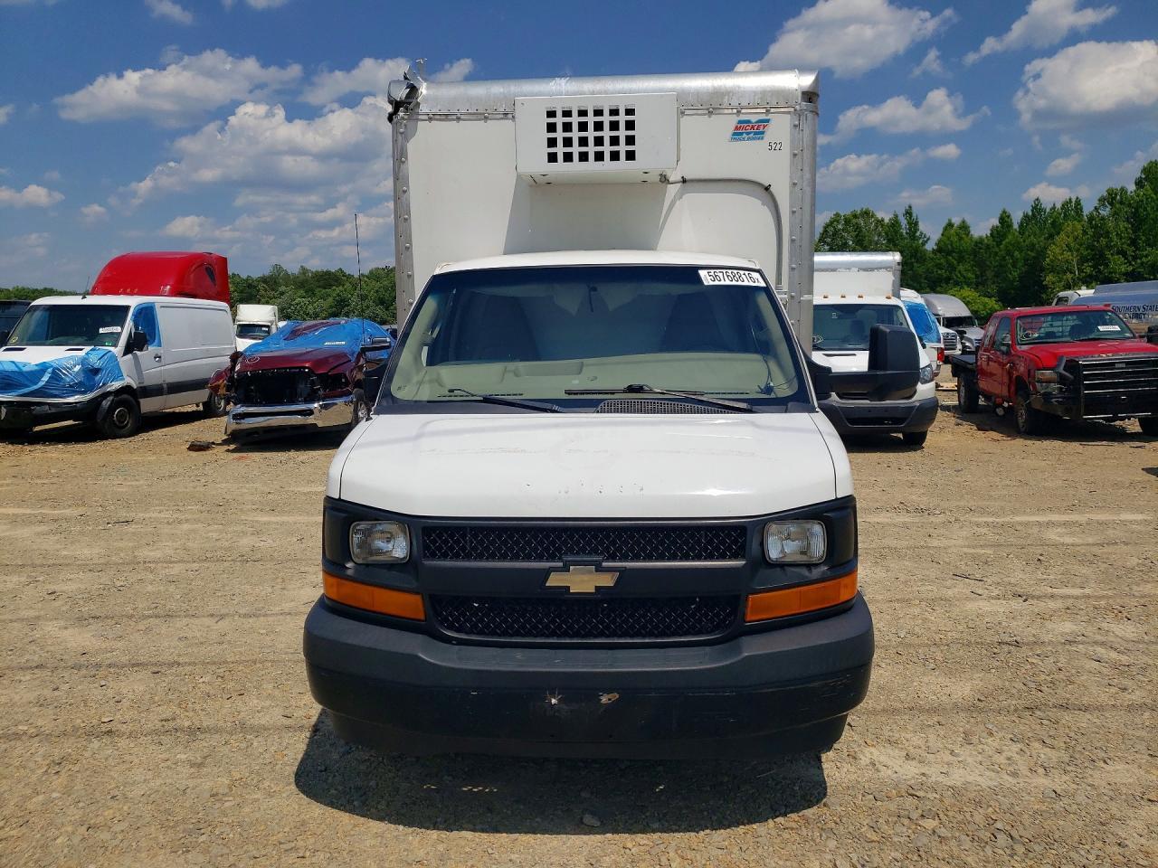 2017 Chevrolet Express Refrigerated Box Truck - Фото 5