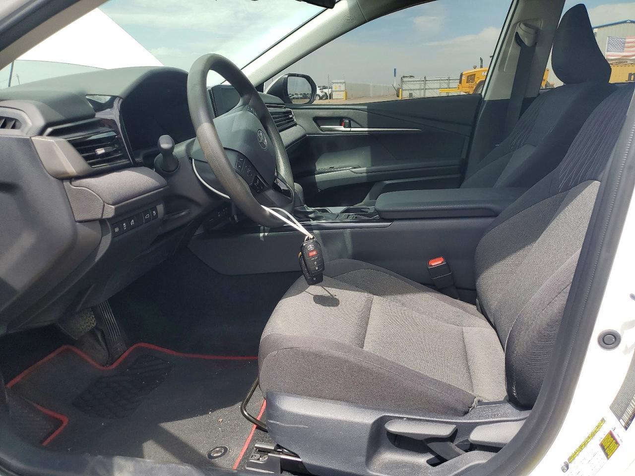 2025 Toyota Camry Le - Фото 7