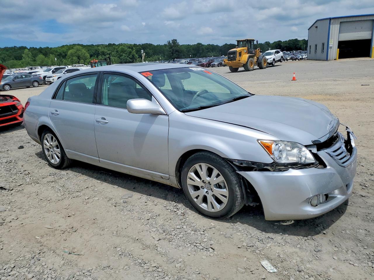 2010 Toyota Avalon Xls - Image 4